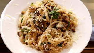 Spaghetti Aglio E Olio Recipe  Garlic Spaghetti  Italian Pasta Recipe  Ruchis Kitchen [upl. by Vona]