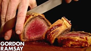 CHRISTMAS RECIPE Christmas Beef Wellington [upl. by Iaras]