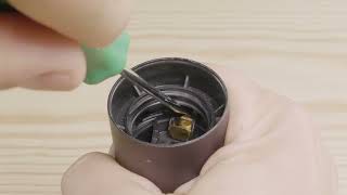 Tutorial How to unlock thermoplastic E27 lamp holders [upl. by Earlene204]