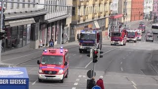 Löschzug  ELD BF Augsburg FW 1 mit Dauerhorn durch Innenstadt [upl. by Niobe258]