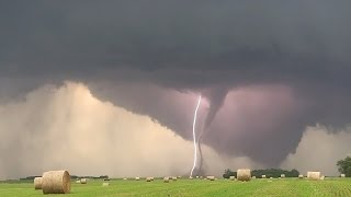 TORNADO TWINS COLLIDE Pilger NE  61614 [upl. by Rochell]